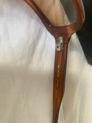 Gafas de sol DKNY marrones y doradas