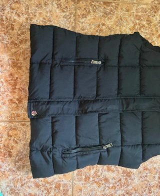 Chaleco anorak con capucha de pelo