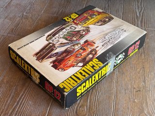 Scalextric GP.12 con 2 Renault 5