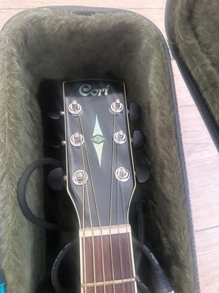 Guitarra Electroacústica Cort Negra + Estuche
