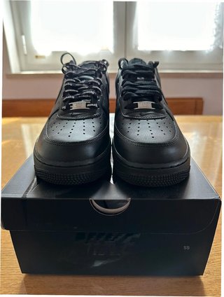 Nike Air Force 1 Low Supreme Negro T. 37.5