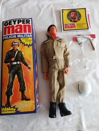Geyperman Policía Militar Reedición entrega en man