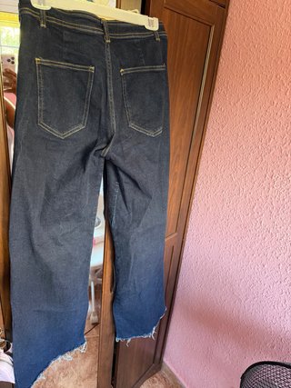 Pantalón vaquero ancho Stradivarius