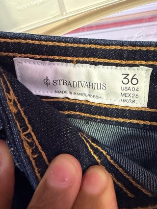 Pantalón vaquero ancho Stradivarius