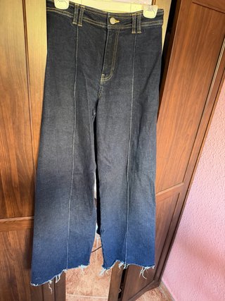 Pantalón vaquero ancho Stradivarius
