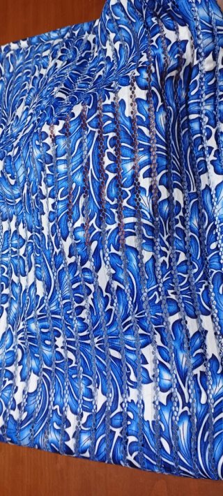 Falda estampada azul y blanco