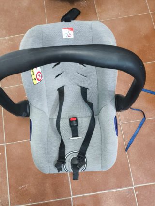 Silla de coche gris