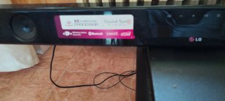 Soundbar LG nero con subwoofer