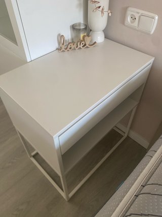 Comodini bianchi moderni