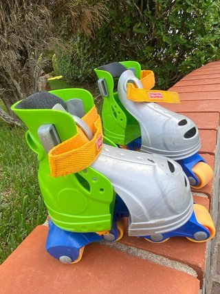 Patines ajustables Fisher-Price para niños