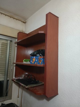 Estantería de madera
