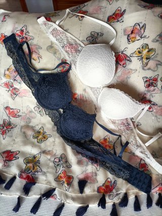 2 Sujetadores Tezenis y Woman Secret