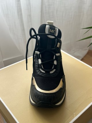 Zapatillas Michael Kors Negras y Doradas