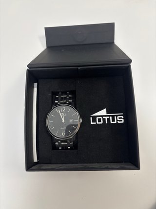 Reloj Lotus Negro y Plateado