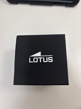 Reloj Lotus Negro y Plateado