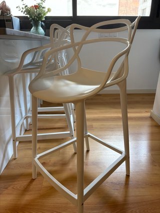 4 Sillas altas blancas con reposabrazos