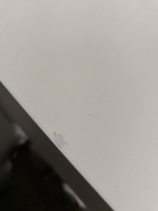 Escritorio blanco con cajones ( no incluye la sill