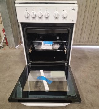 Cocina Beko Blanca y Negra