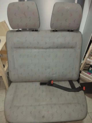 Asiento Doble VWT4 con Reposacabezas