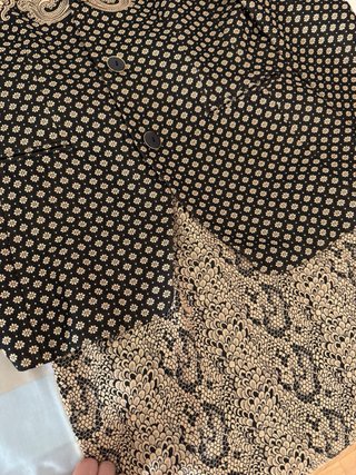 Traje chaqueta y falda estampado