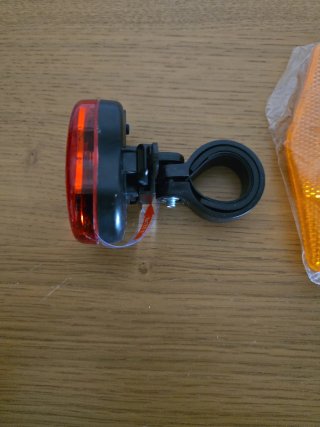 Luz y reflectores para bici