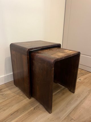 Set di due tavolini in legno massello