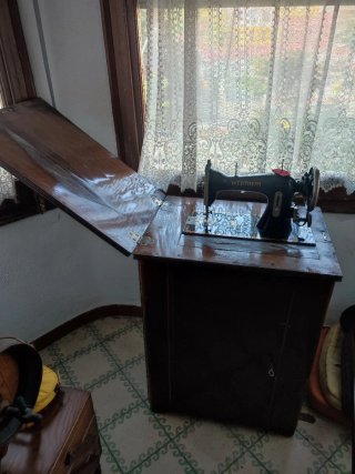 Máquina de coser antigua Wertheim
