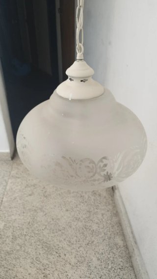 Lámpara colgante de cristal con diseño