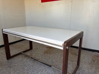 Mesa de madera gratis