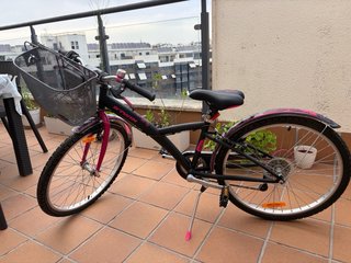 Bicicleta Btwin 24 pulgadas, negra-rosa
