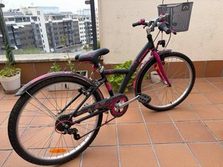 Bicicleta Btwin 24 pulgadas, negra-rosa