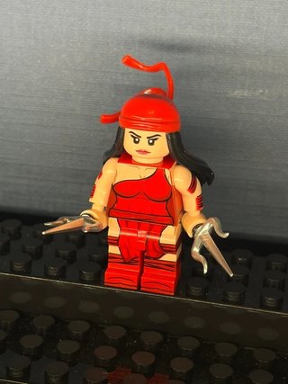 Minifigura Elektra Marvel Daredevil Comp Lego