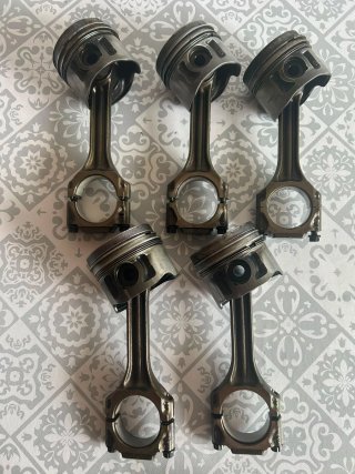 Pistones y Bielas VW T4 2.4 AAB