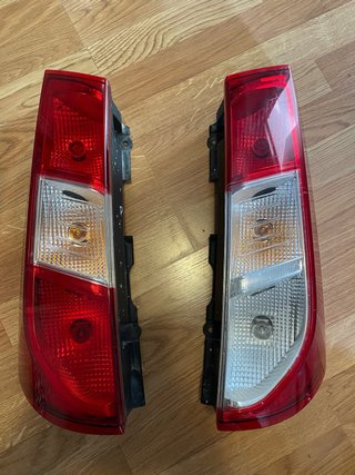 Faros Dacia Dokker (Pilotos Traseros)