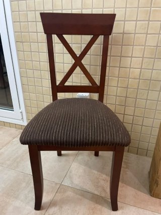 Sillas de madera maciza
