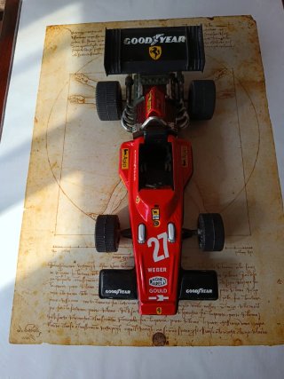 Coche de fricción Rico
