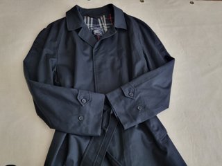 Color Azul Marino Marca Burberry Forro Nova Check