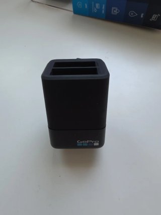 GoPro Hero 7 Black + Accesorios originales. Regalo