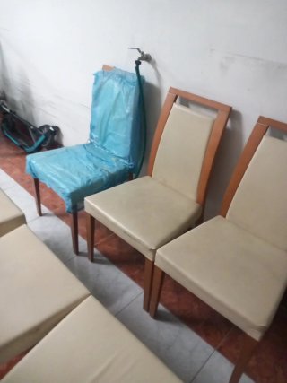 6 Sillas madera cerezo y polipiel beige