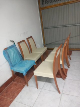 6 Sillas madera cerezo y polipiel beige