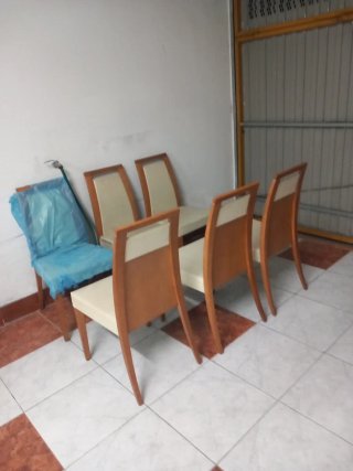 6 Sillas madera cerezo y polipiel beige