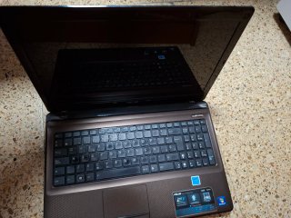 Ordenador portátil ASUS negro/gris