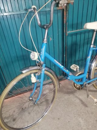Bicicleta BH azul antigua