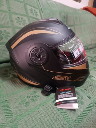 Casco Integral BILD Negro y Dorado
