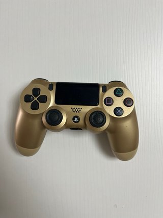 PS4 slim 1tb + 2 mandos + cables