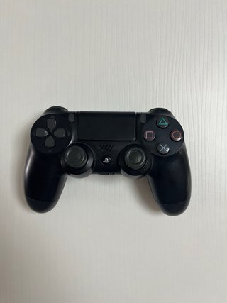 PS4 slim 1tb + 2 mandos + cables