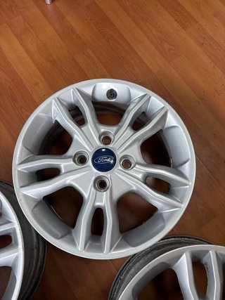 Llantas 15 Ford 4 Tornillos