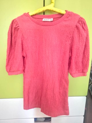 Camiseta Stradivarius Fruncida Rosa