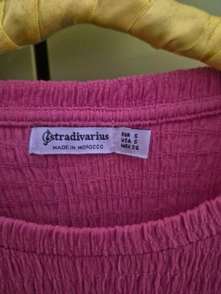Camiseta Stradivarius Fruncida Rosa