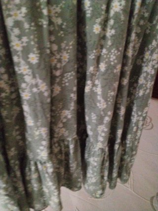 Vestido verde floral talla única.Es como una 44.